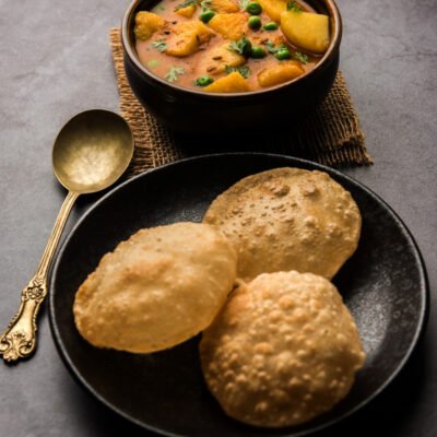 Puri Bhaji (2 pcs)